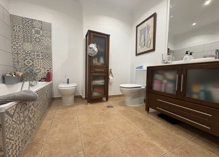 Resale - Ground floor apartment - Estepona - Atalaya