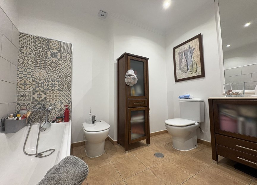 Resale - Ground floor apartment - Estepona - Atalaya