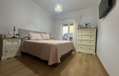 Resale - Ground floor apartment - Estepona - Atalaya