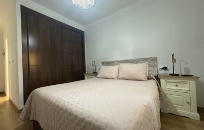 Resale - Ground floor apartment - Estepona - Atalaya