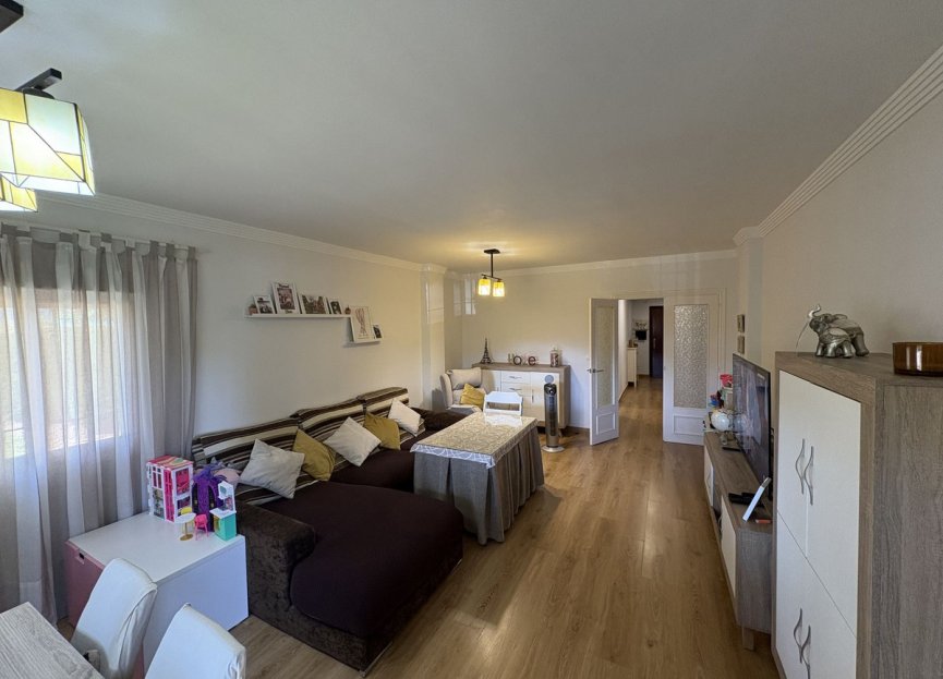 Resale - Ground floor apartment - Estepona - Atalaya