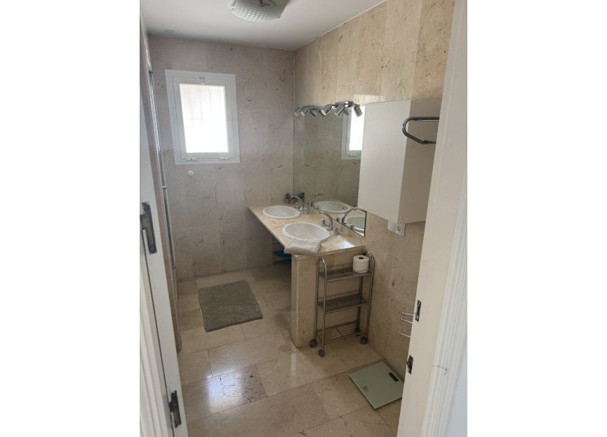 Resale - House - Detached Villa - Marbella - Nueva Andalucia