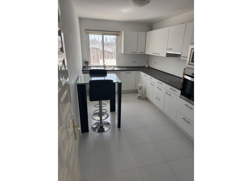 Resale - House - Detached Villa - Marbella - Nueva Andalucia