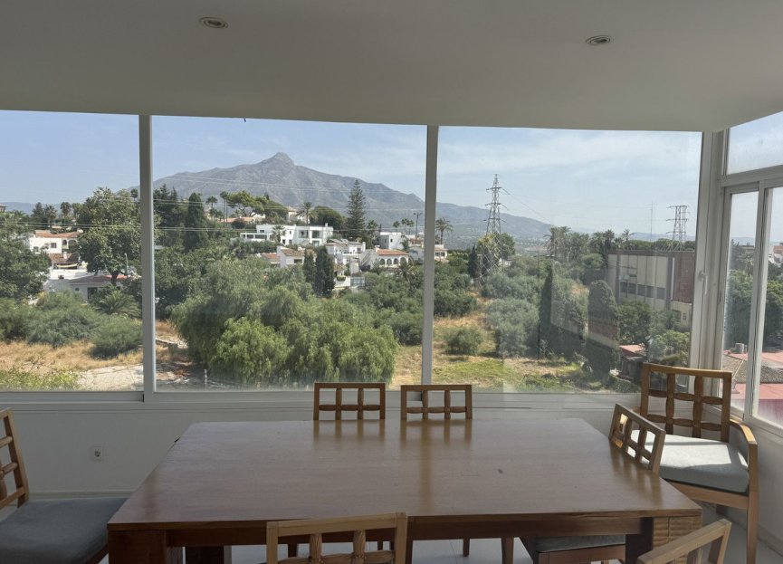Resale - House - Detached Villa - Marbella - Nueva Andalucia