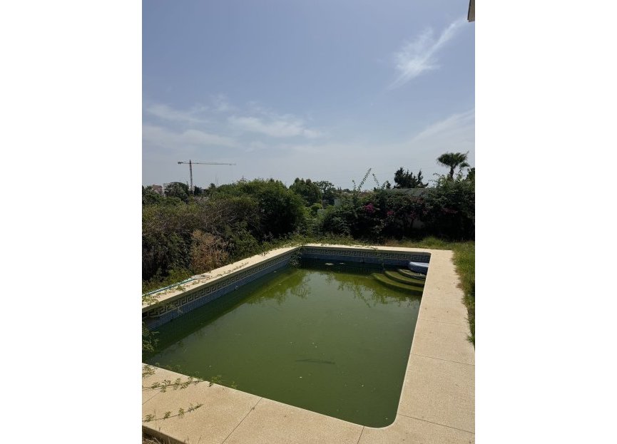 Resale - House - Detached Villa - Marbella - Nueva Andalucia