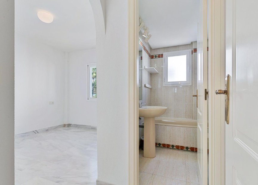 Resale - Apartment - Middle Floor Apartment - Marbella - Marbella Centro