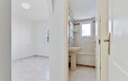 Resale - Apartment - Middle Floor Apartment - Marbella - Marbella Centro