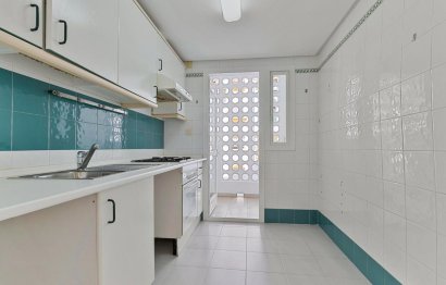 Resale - Apartment - Middle Floor Apartment - Marbella - Marbella Centro