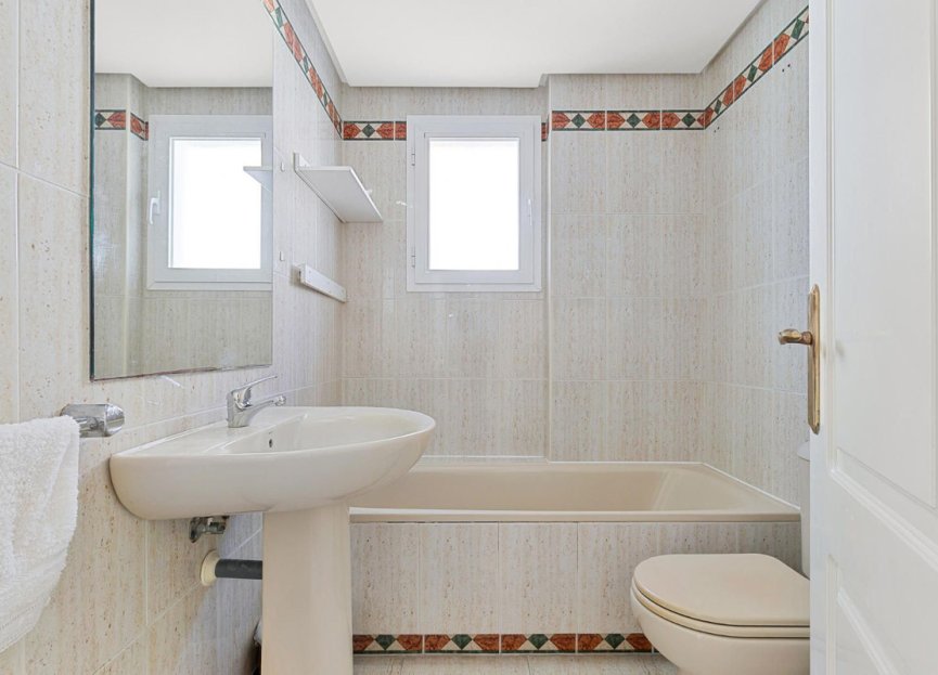 Resale - Apartment - Middle Floor Apartment - Marbella - Marbella Centro