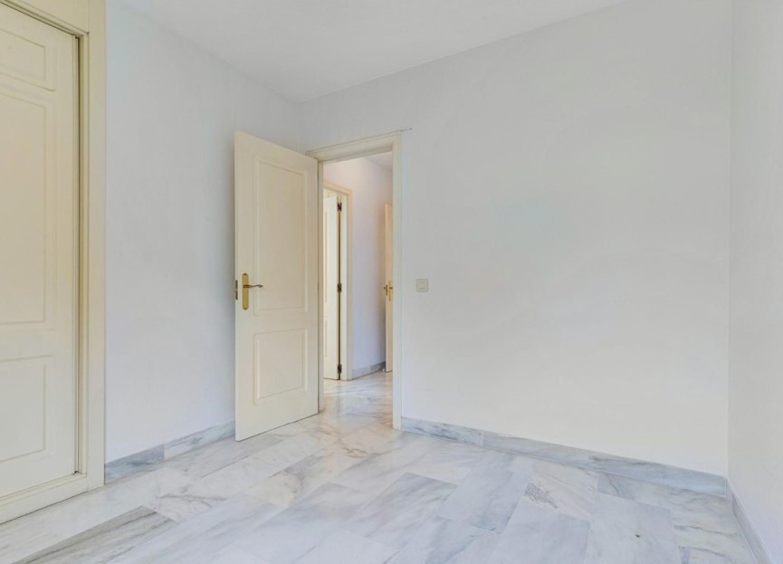 Resale - Apartment - Middle Floor Apartment - Marbella - Marbella Centro