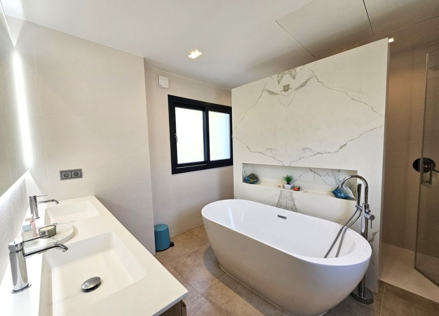 Resale - House - Detached Villa - Benahavís - Benahavís Centro