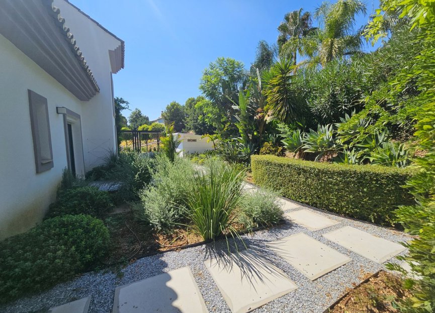 Resale - House - Detached Villa - Benahavís - Benahavís Centro