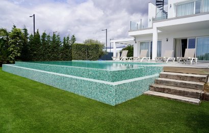 Resale - House - Detached Villa - Estepona - Cancelada