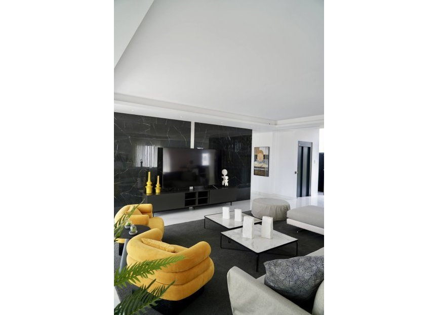 Resale - House - Detached Villa - Estepona - Cancelada