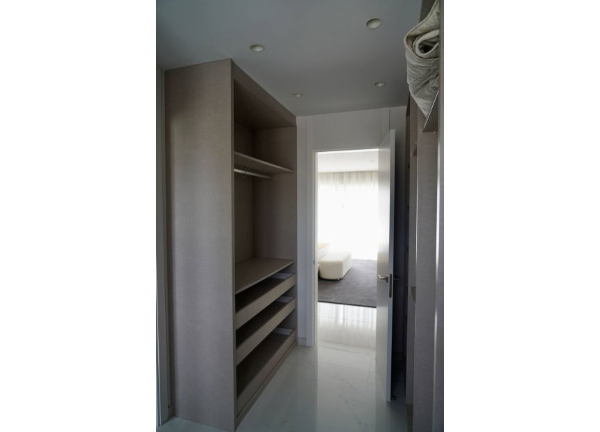 Resale - House - Detached Villa - Estepona - Cancelada