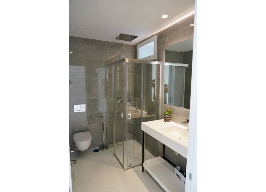 Resale - House - Detached Villa - Estepona - Cancelada