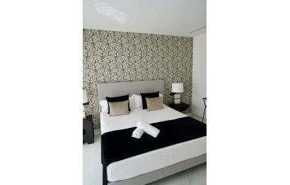 Resale - House - Detached Villa - Estepona - Cancelada