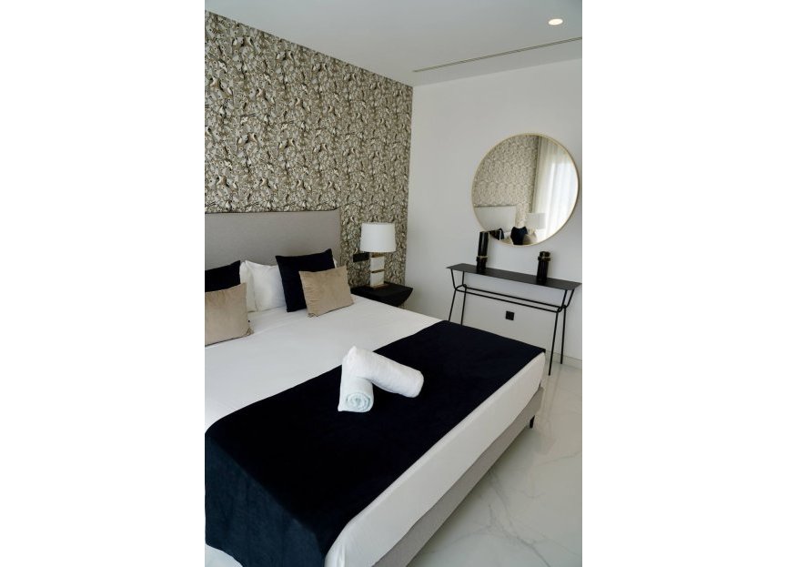 Resale - House - Detached Villa - Estepona - Cancelada