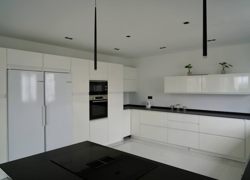 Resale - House - Detached Villa - Estepona - Cancelada