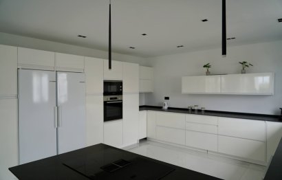 Resale - House - Detached Villa - Estepona - Cancelada