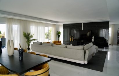 Resale - House - Detached Villa - Estepona - Cancelada