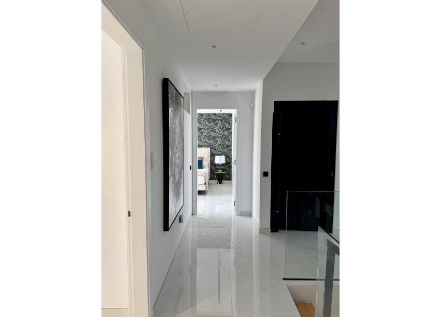 Resale - House - Detached Villa - Estepona - Cancelada