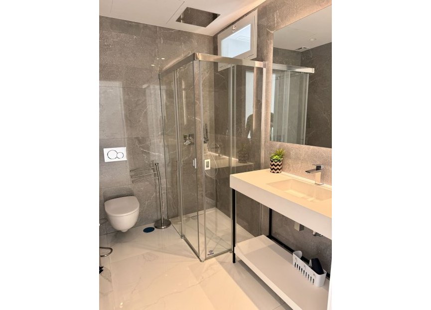 Resale - House - Detached Villa - Estepona - Cancelada