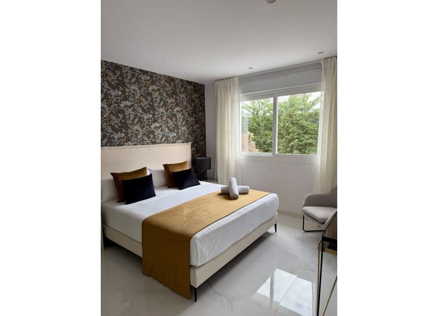 Resale - House - Detached Villa - Estepona - Cancelada