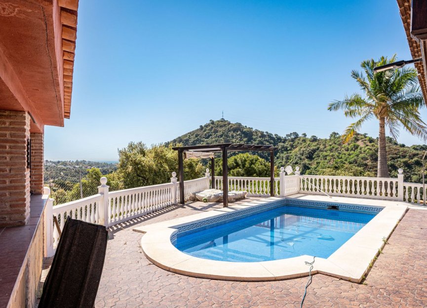 Resale - House - Finca - Cortijo - Estepona - Estepona Centro