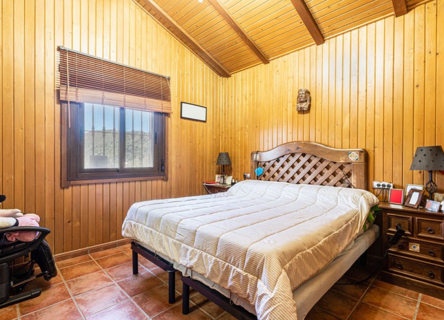 Resale - House - Finca - Cortijo - Estepona - Estepona Centro