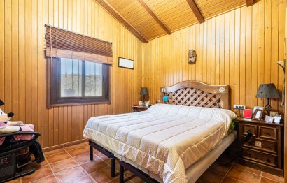 Resale - House - Finca - Cortijo - Estepona - Estepona Centro