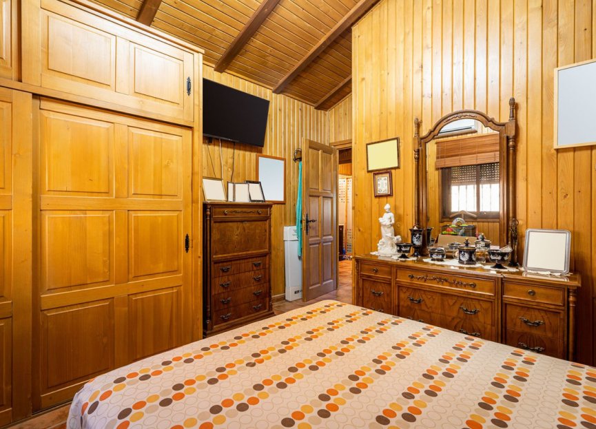 Resale - House - Finca - Cortijo - Estepona - Estepona Centro