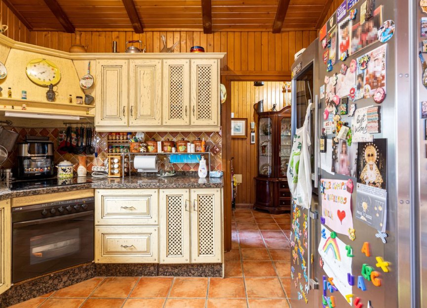 Resale - House - Finca - Cortijo - Estepona - Estepona Centro