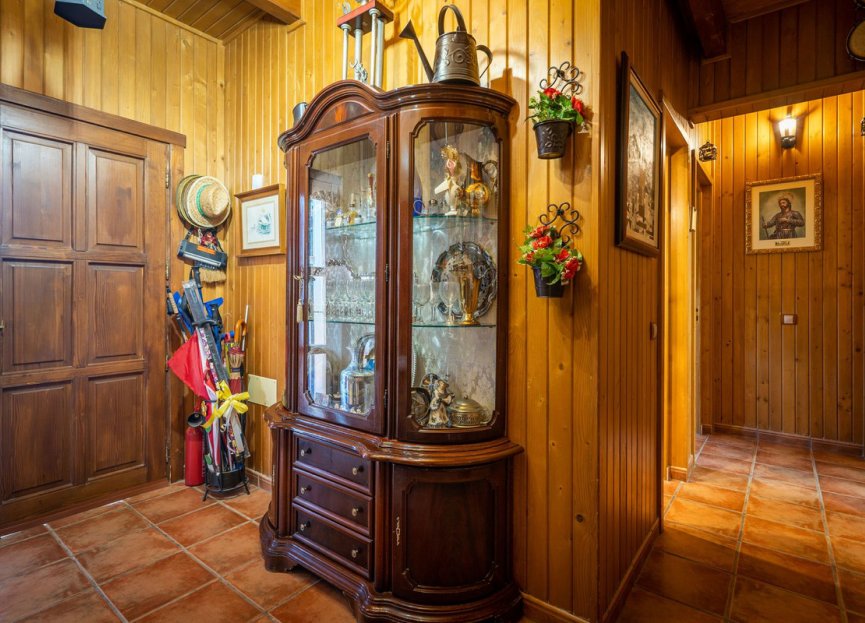 Resale - House - Finca - Cortijo - Estepona - Estepona Centro