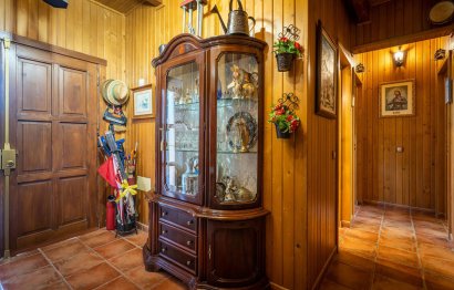 Resale - House - Finca - Cortijo - Estepona - Estepona Centro