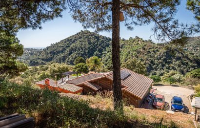 Resale - House - Finca - Cortijo - Estepona - Estepona Centro