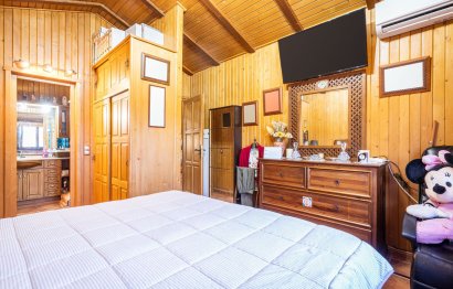 Resale - House - Finca - Cortijo - Estepona - Estepona Centro