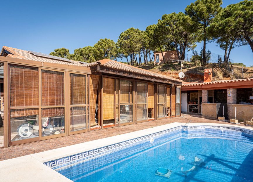 Resale - House - Finca - Cortijo - Estepona - Estepona Centro