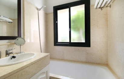 Resale - Ground floor apartment - Benahavís - Benahavís Centro