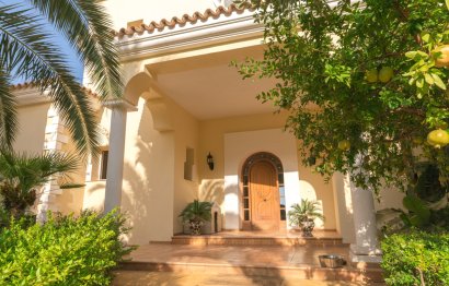 Resale - House - Detached Villa - Estepona - Estepona Centro