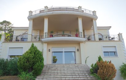 Resale - House - Detached Villa - Estepona - Estepona Centro