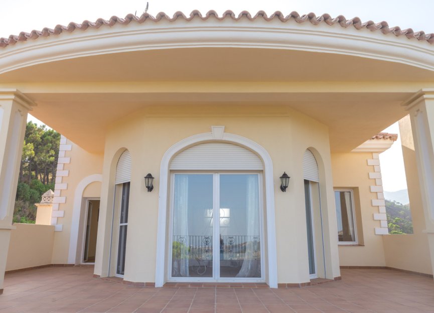 Resale - House - Detached Villa - Estepona - Estepona Centro