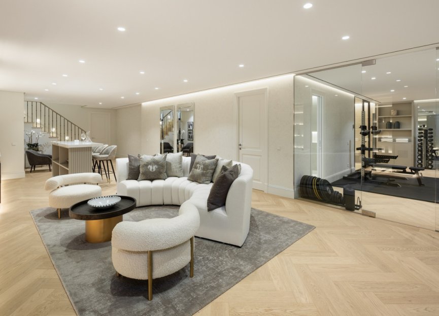 Resale - House - Detached Villa - Marbella - Nueva Andalucia