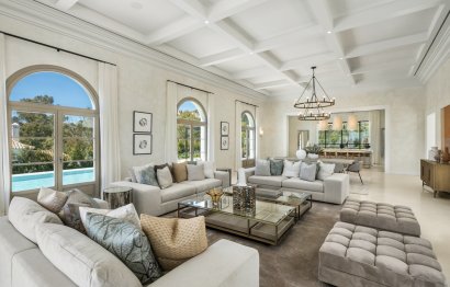 Resale - House - Detached Villa - Marbella - Nueva Andalucia