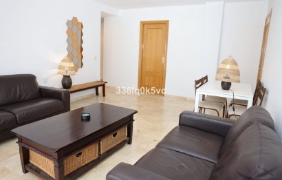Resale - Apartment - Middle Floor Apartment - Benahavís - Benahavís Centro