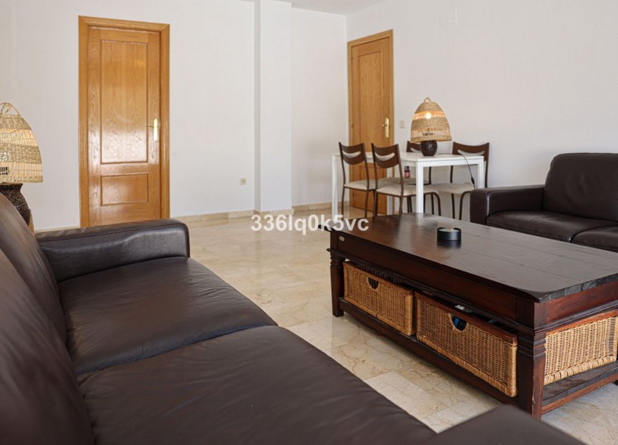 Resale - Apartment - Middle Floor Apartment - Benahavís - Benahavís Centro