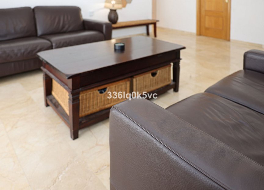 Resale - Apartment - Middle Floor Apartment - Benahavís - Benahavís Centro