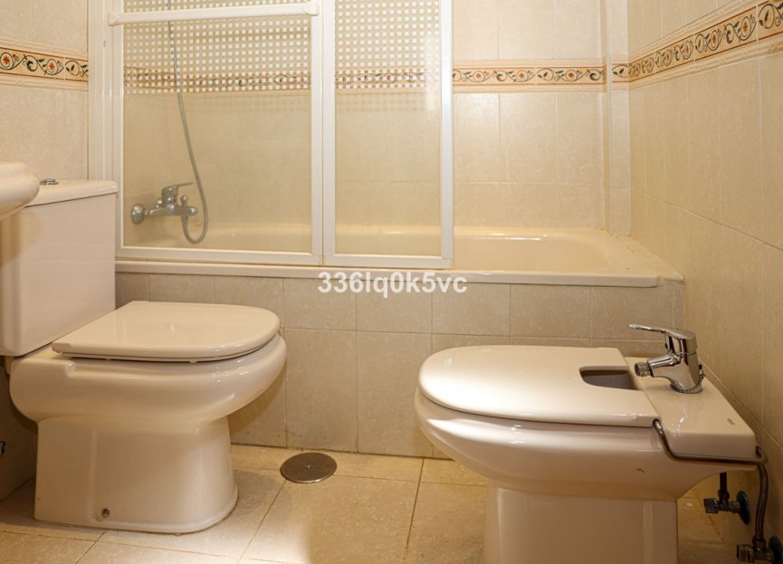 Resale - Apartment - Middle Floor Apartment - Benahavís - Benahavís Centro