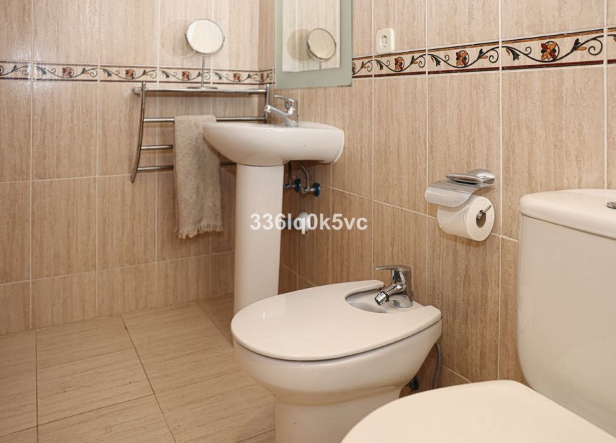 Resale - Apartment - Middle Floor Apartment - Benahavís - Benahavís Centro