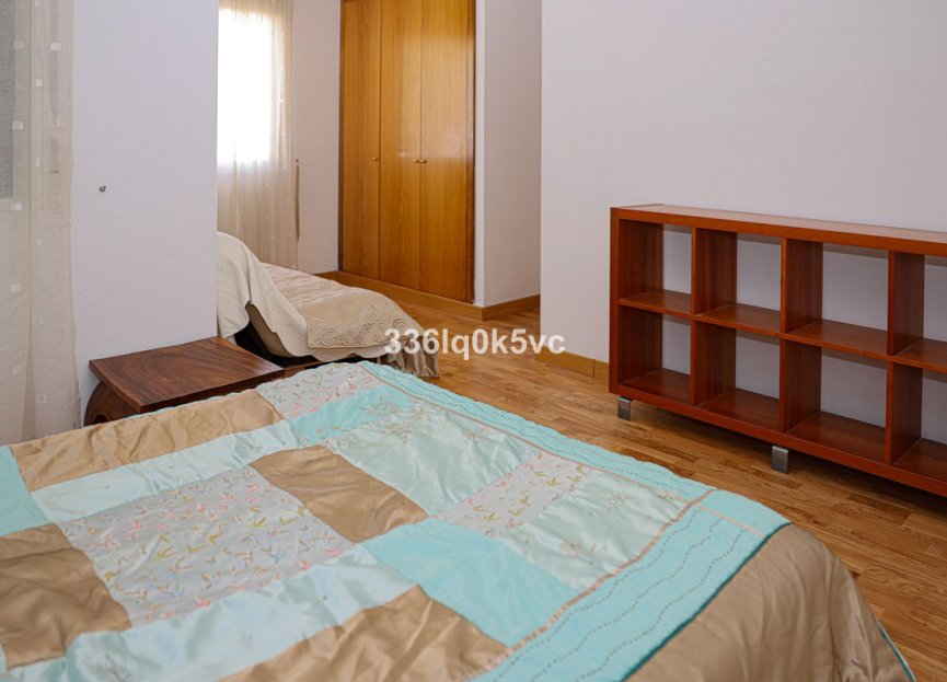 Resale - Apartment - Middle Floor Apartment - Benahavís - Benahavís Centro